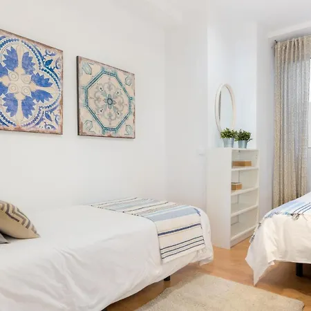 Genteel Paseo De Reding Apartamento