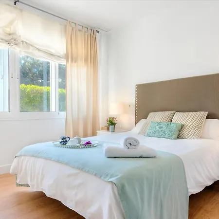 Genteel Paseo De Reding Apartment